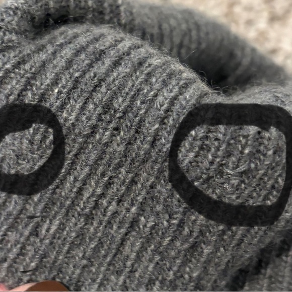 Neiman Marcus Charcoal Turtleneck Sweater - Picture 2 of 3